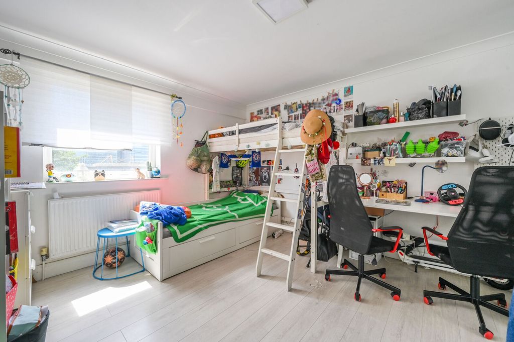 Property photo 2 of 5