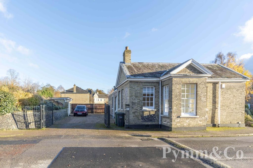 Property photo 1 of 22