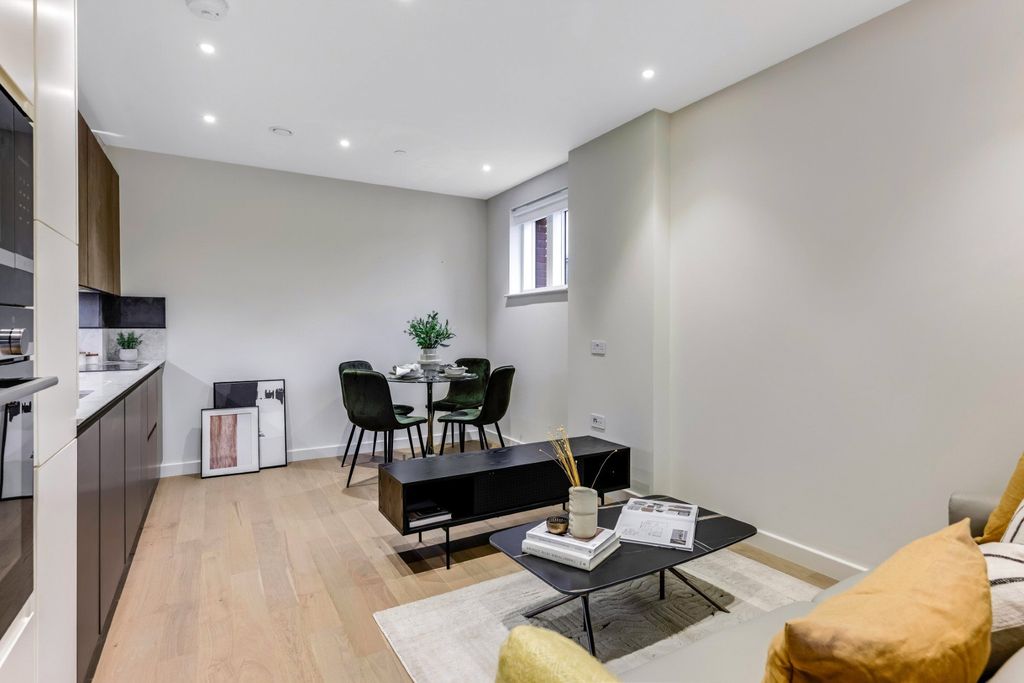 Property photo 2 of 10 Picture No. 15