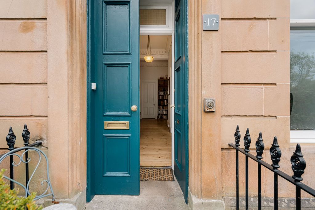 Property photo 2 of 43