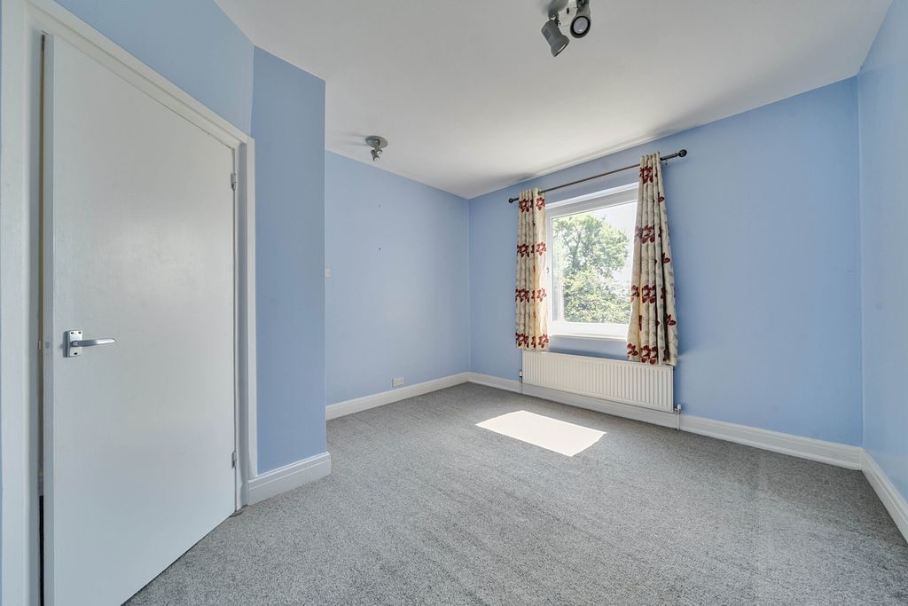 Property photo 3 of 22 1310700-22-684c39...