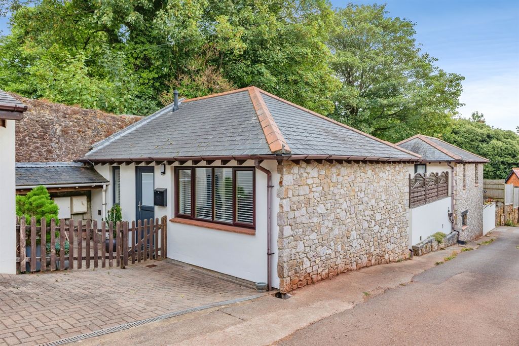 Property photo 3 of 33