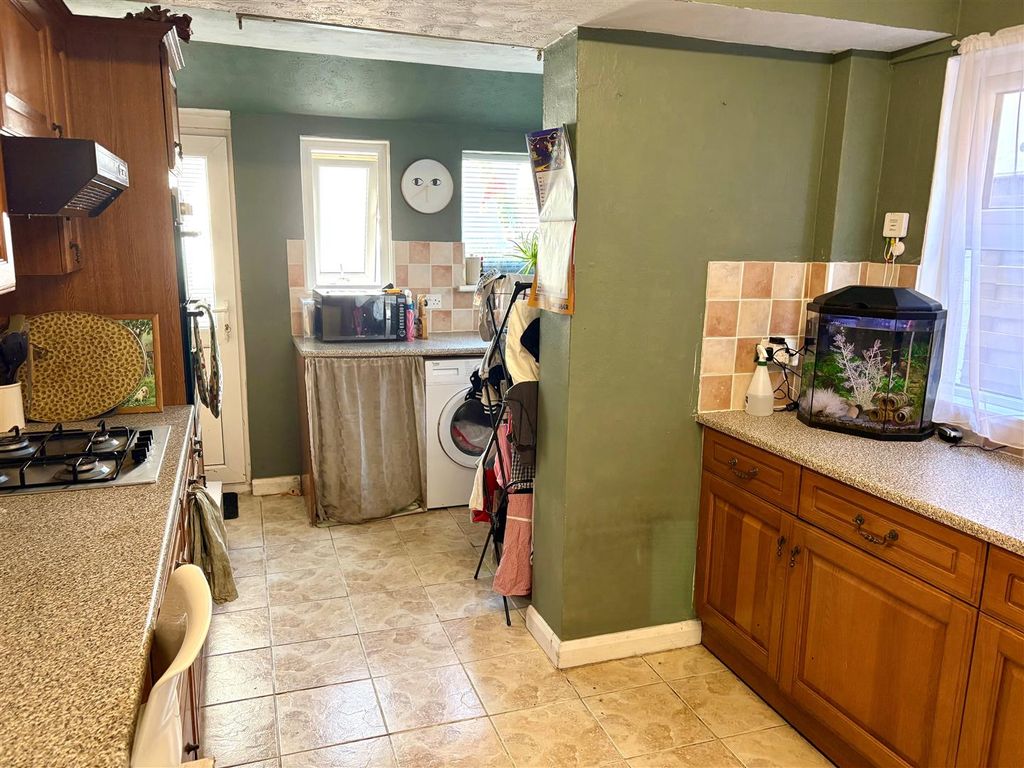 Property photo 3 of 10 14.Jpg