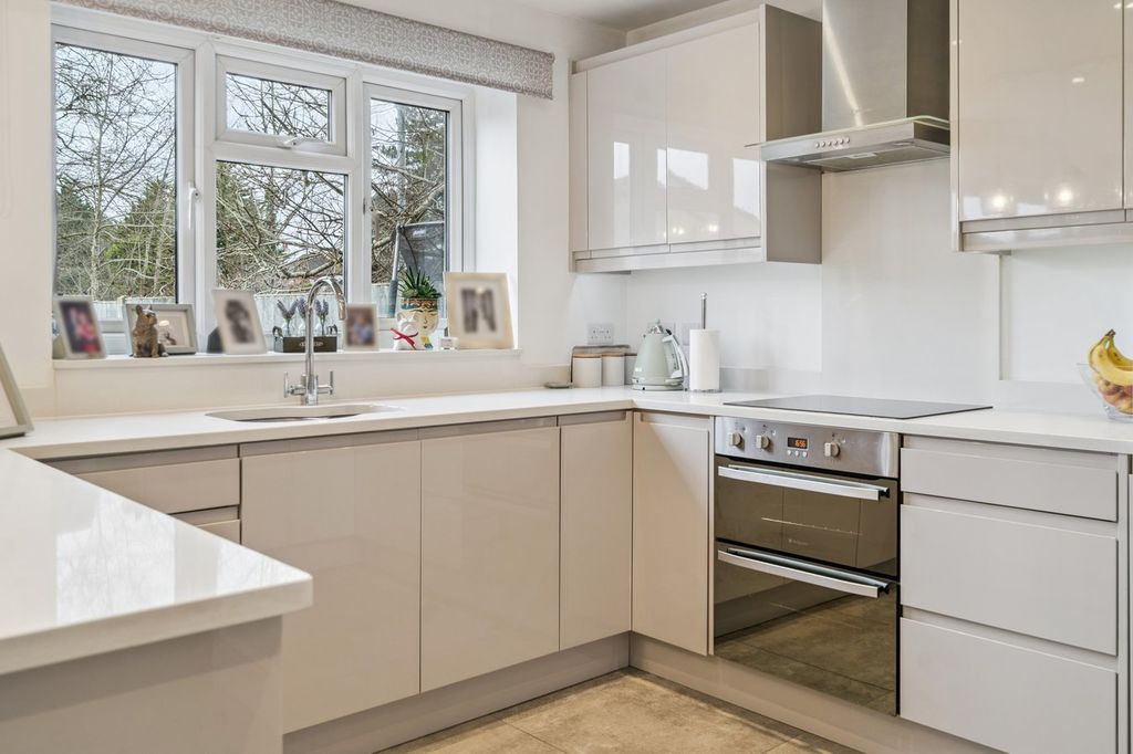 Property photo 3 of 21