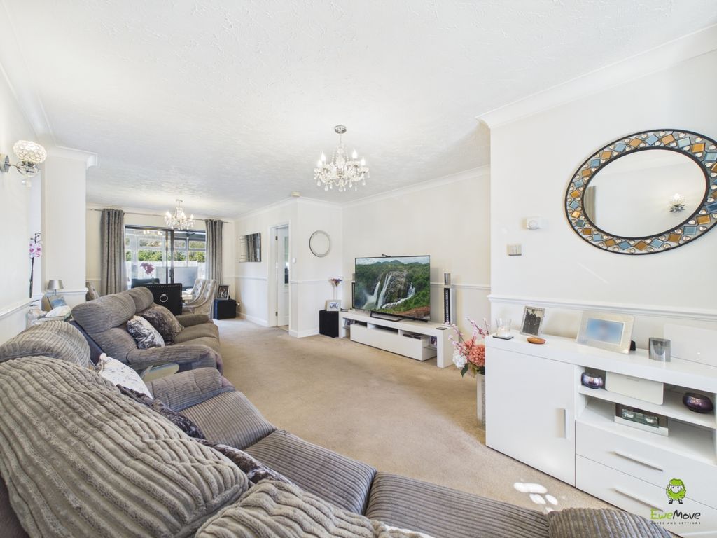 Property photo 3 of 24 Cam02615G0-Pr0283-Still011