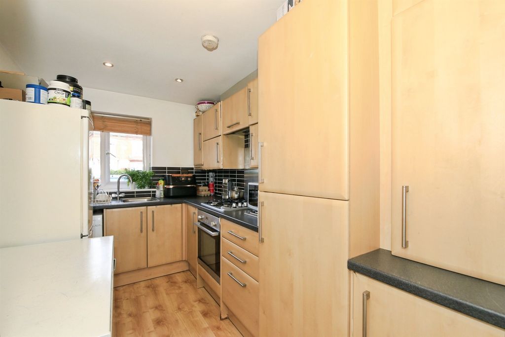 Property photo 2 of 9