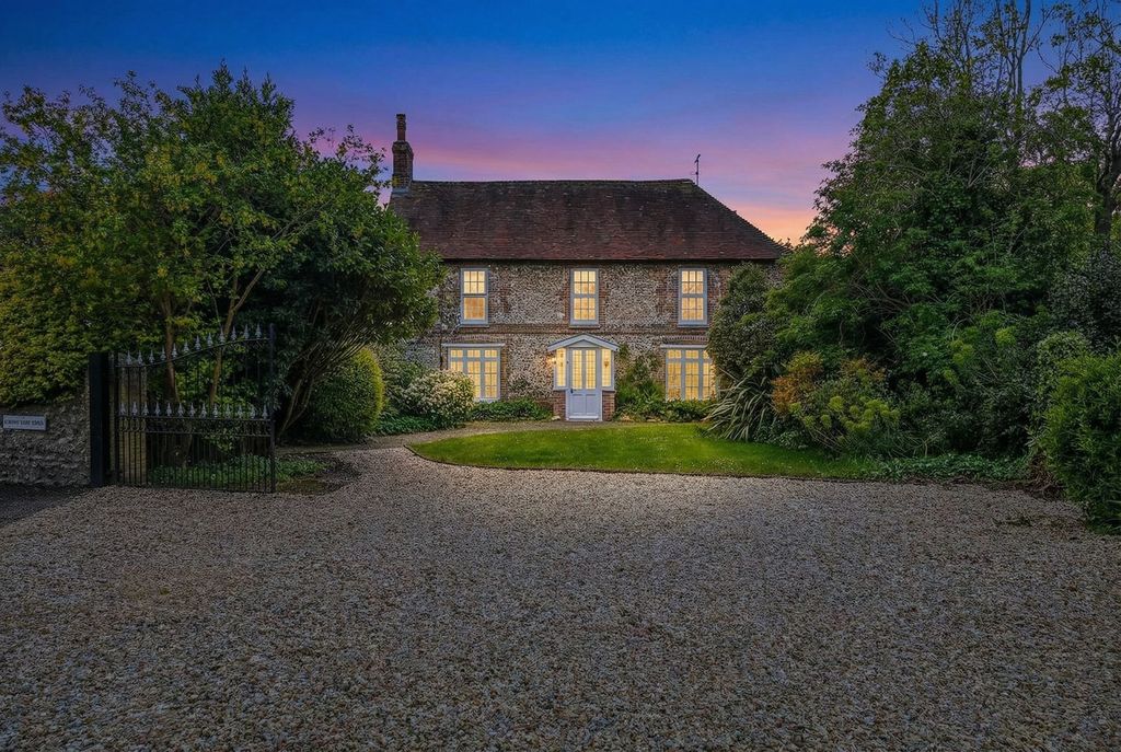 Property photo 1 of 21 Front