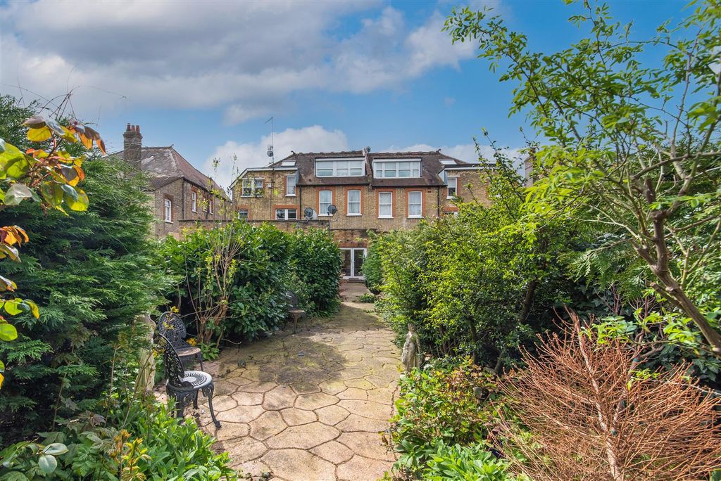 Property photo 2 of 18