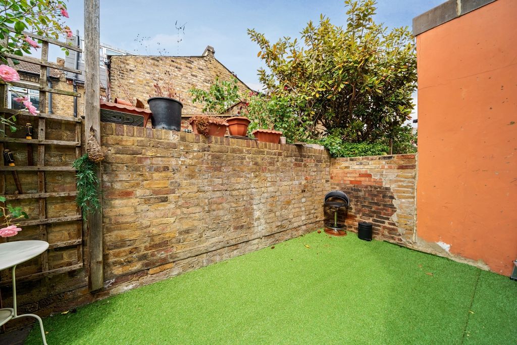 Property photo 3 of 6 991493 (7)