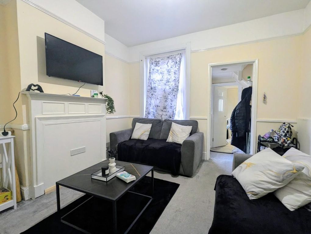 Property photo 2 of 8 Living Room