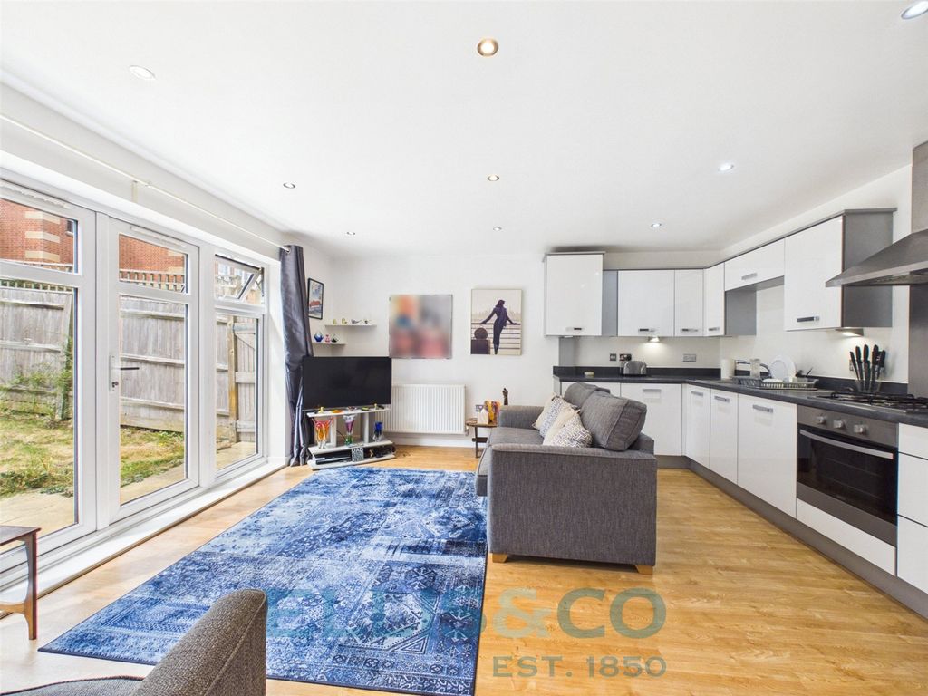 Property photo 2 of 12 Picture No. 01