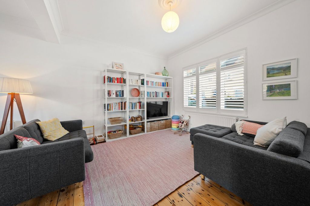 Property photo 2 of 24