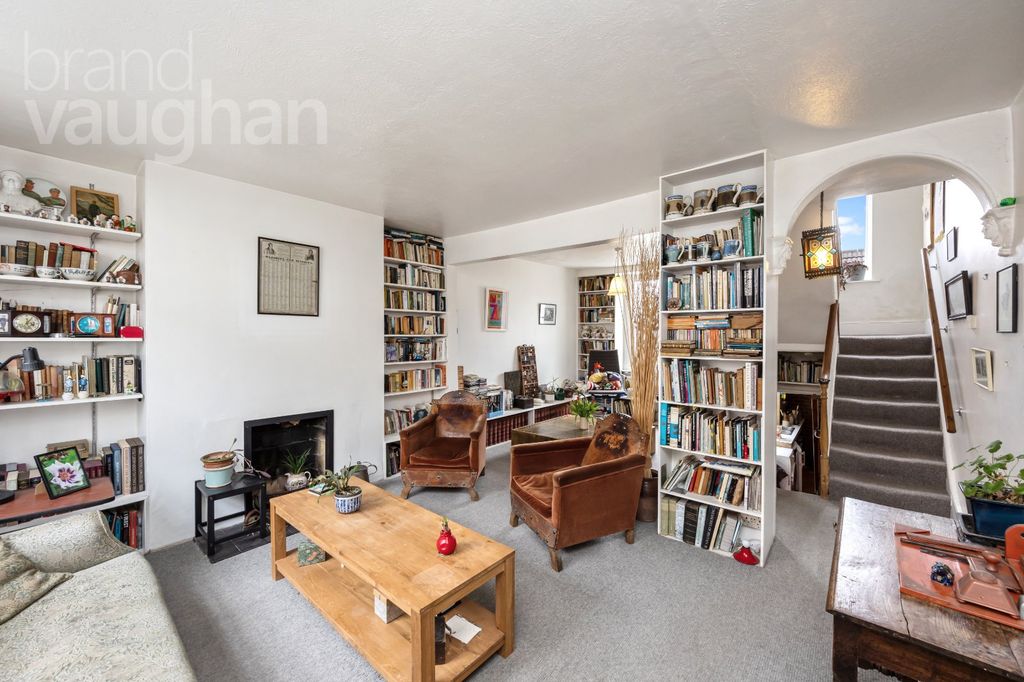 Property photo 2 of 17 Picture No. 14