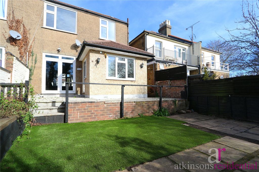 Property photo 3 of 25 Picture No. 30