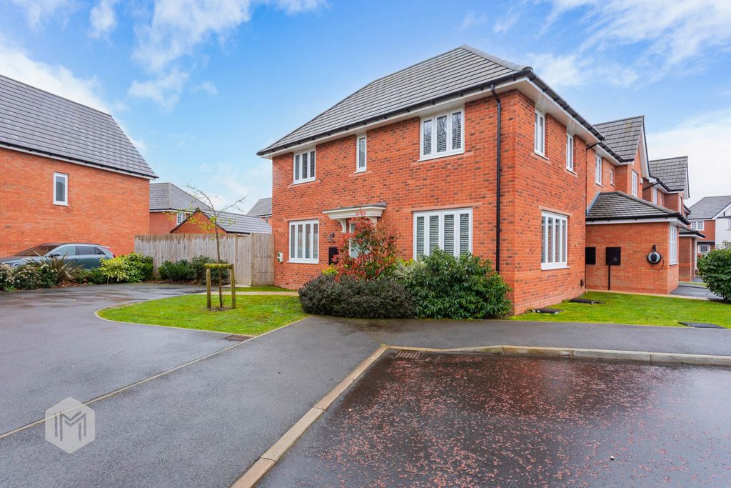 Property photo 1 of 32 Photograph