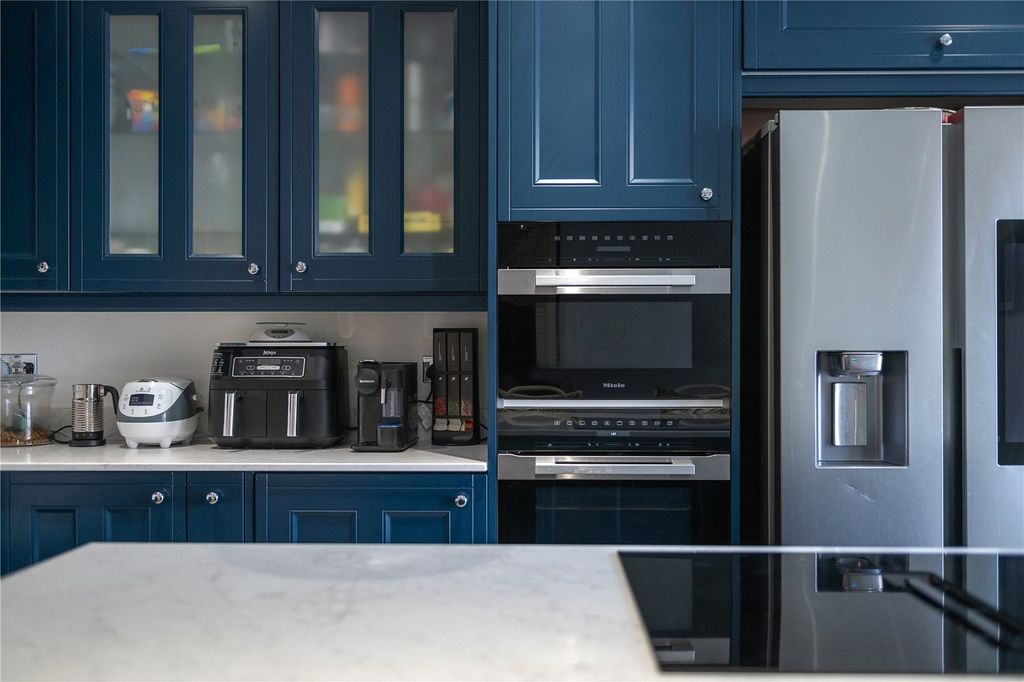 Property photo 2 of 28 Picture No. 32