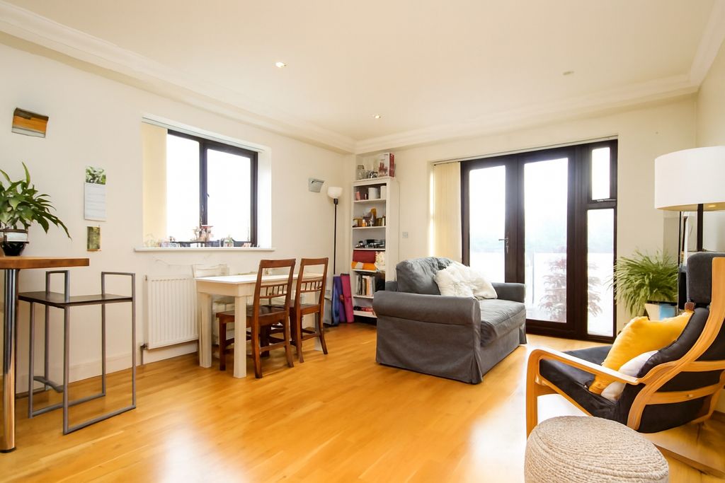 Property photo 2 of 12 Reception