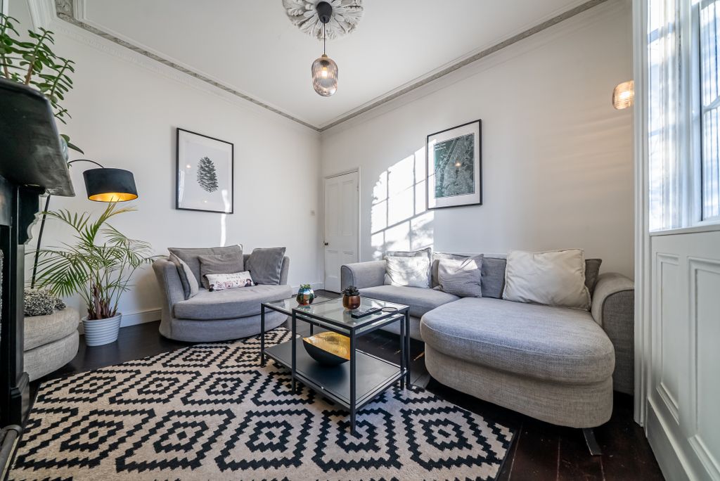 Property photo 3 of 15 13 Chappel Terrace00003