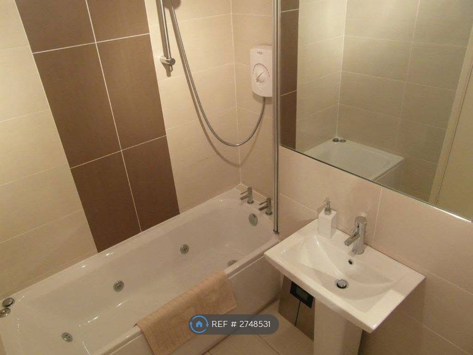 Property photo 3 of 7 Bathroom