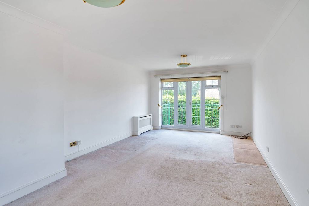 Property photo 3 of 12