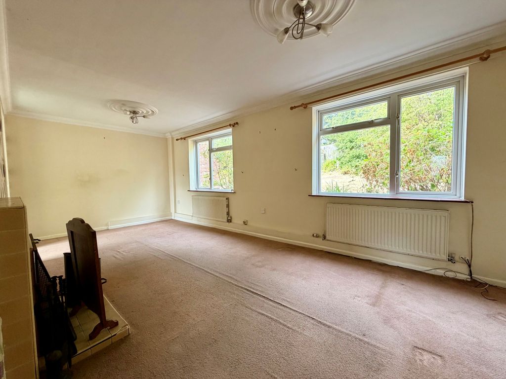 Property photo 3 of 13