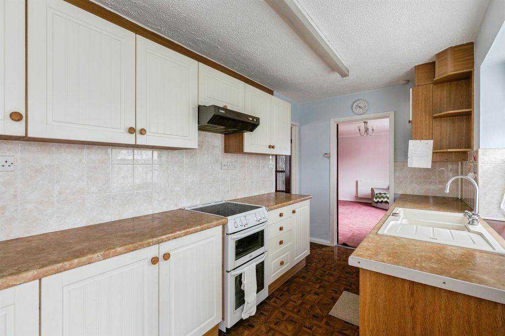 Property photo 3 of 14