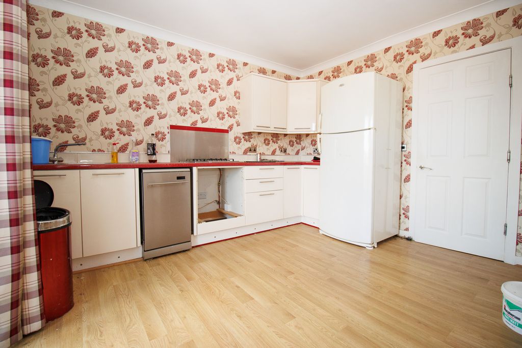 Property photo 2 of 13