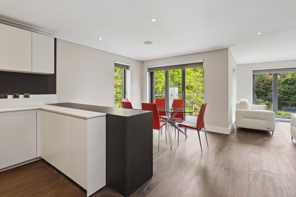 Property photo 1 of 18 Image