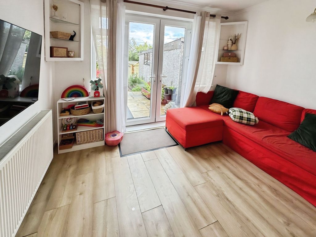 Property photo 2 of 13 0Ca9Dbcd-Bd0cd3F8-B23E-4A04-A878-87dc51252Def