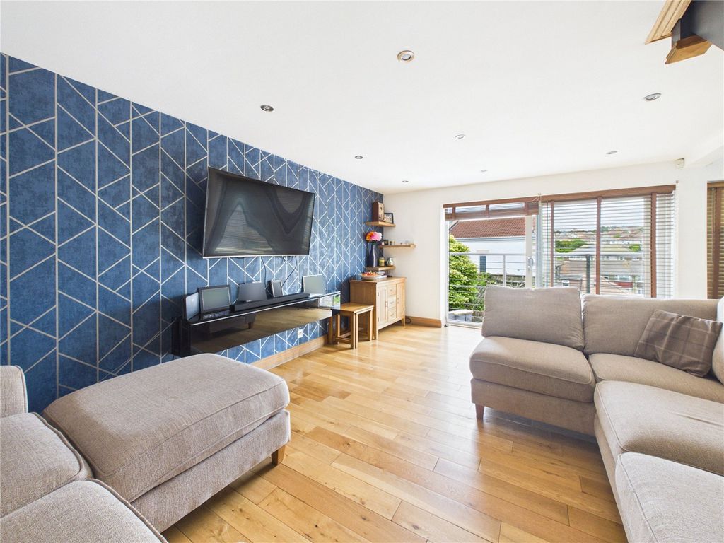 Property photo 2 of 19 Picture No. 67