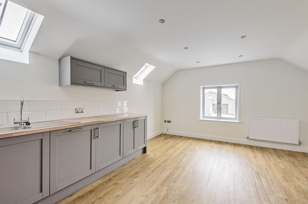 Property photo 2 of 23 Bor220294_13