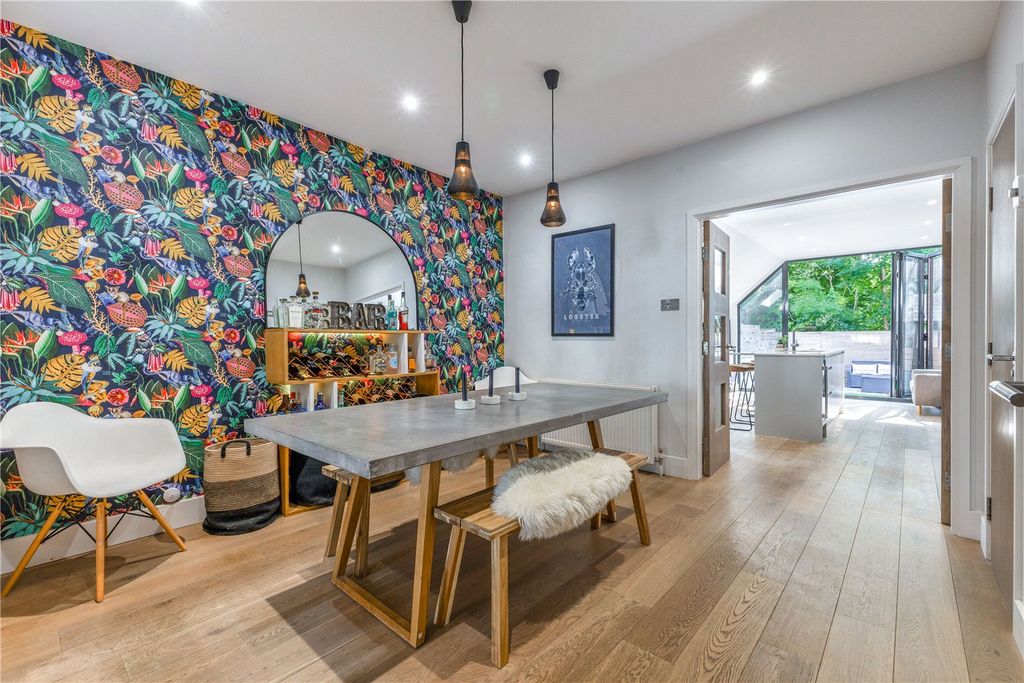 Property photo 3 of 11 Dining Room