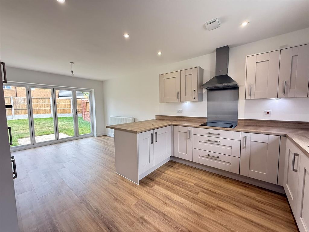 Property photo 3 of 17 Kitchen 2.Jpg