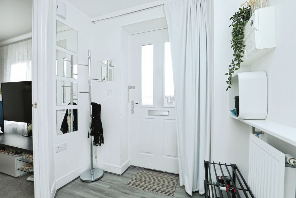 Property photo 2 of 17 Photo