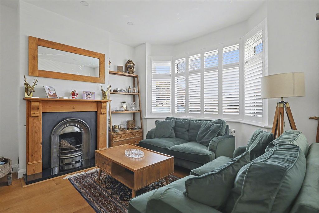 Property photo 2 of 53 Lynmouth_19.Jpg