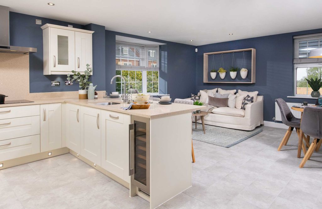 Property photo 2 of 10 Large Open Plan Kitchen With Family Area