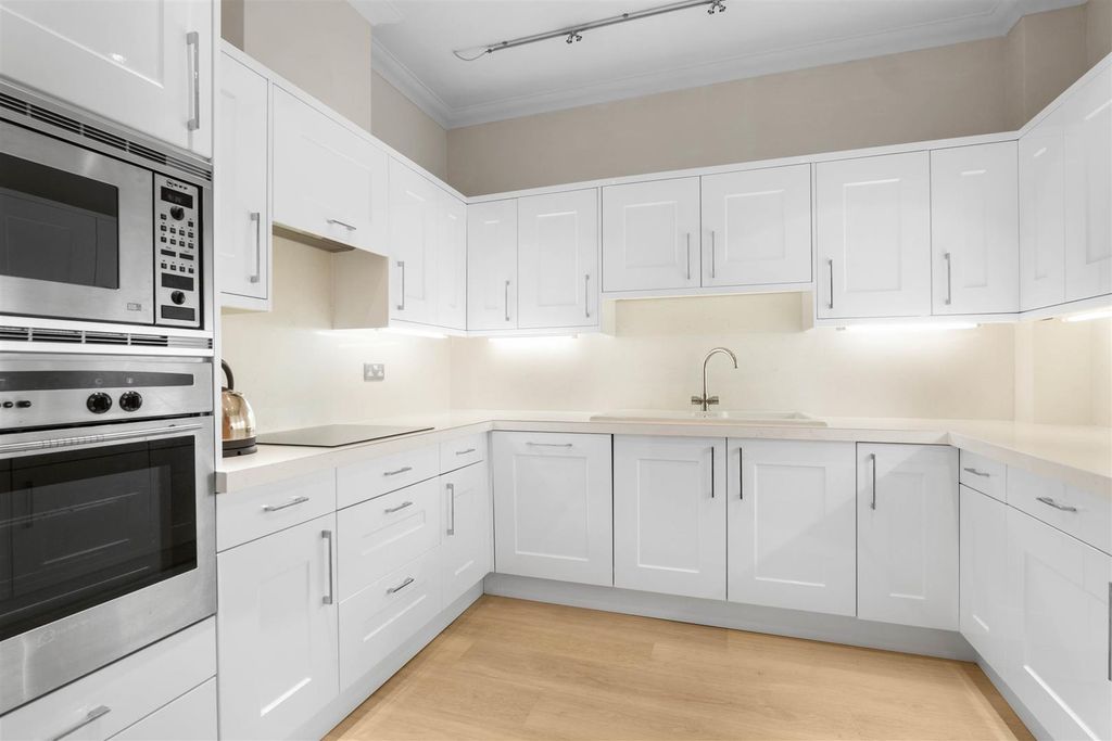 Additional image 6 of 2 bed flat for salePayton Street, Stratford-Upon-Avon CV37