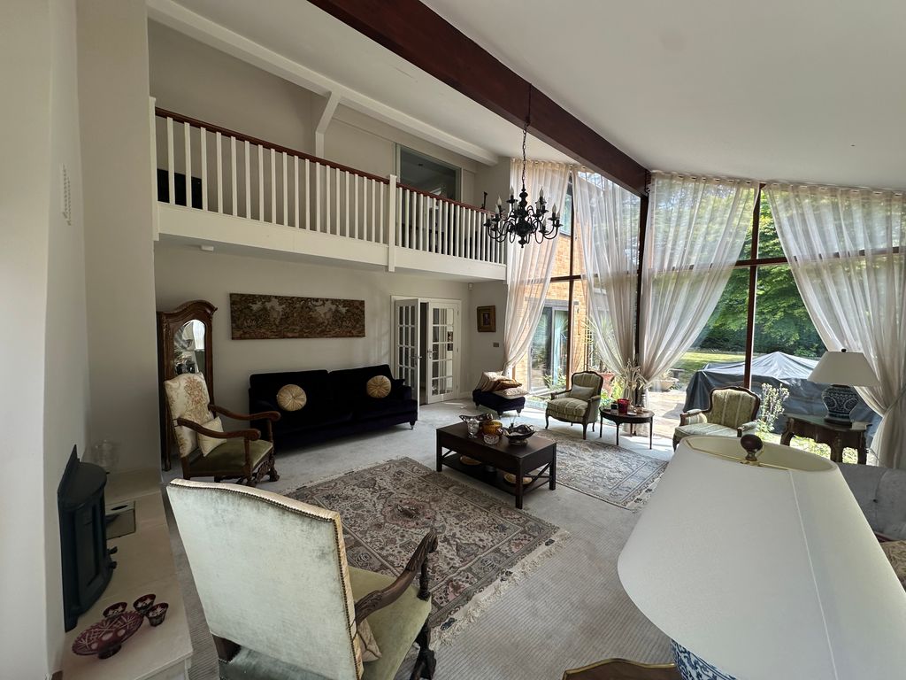 Property photo 1 of 12 Image