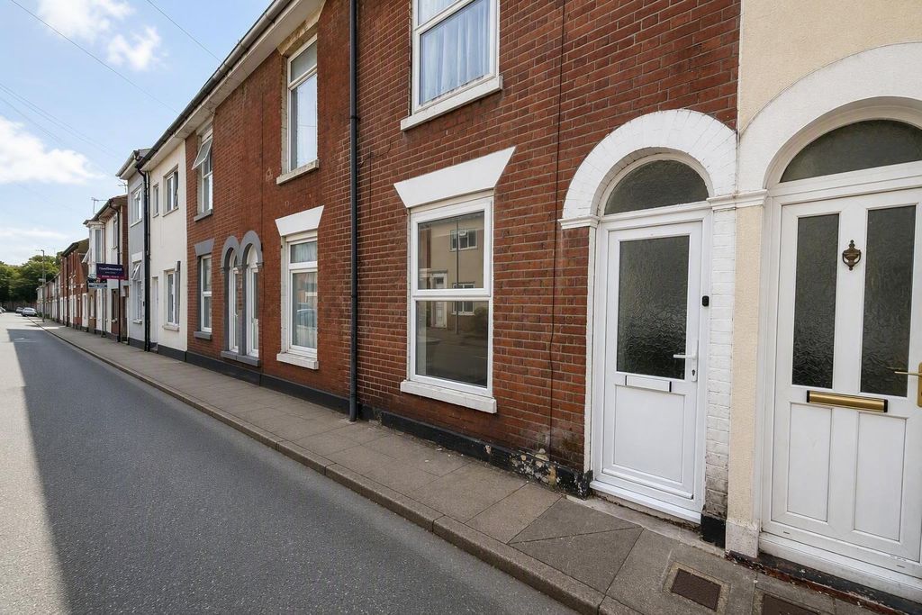 Property photo 1 of 8