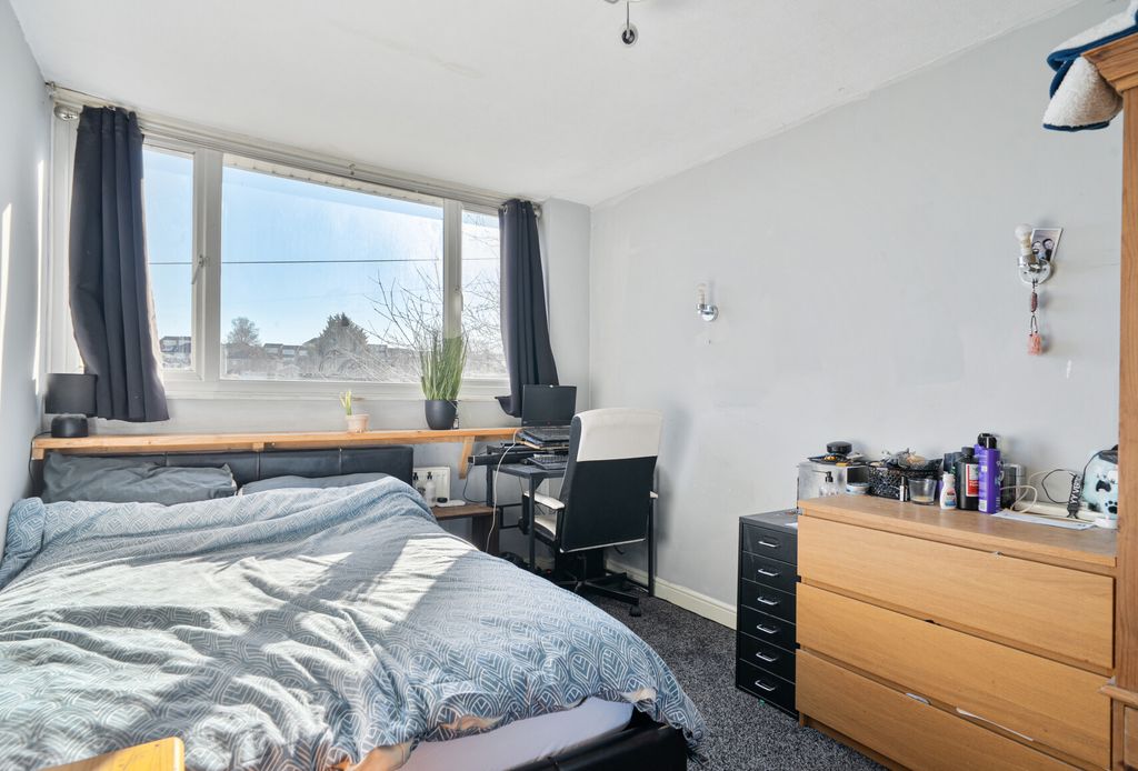 Property photo 3 of 12 1430654-24-69Bac7...