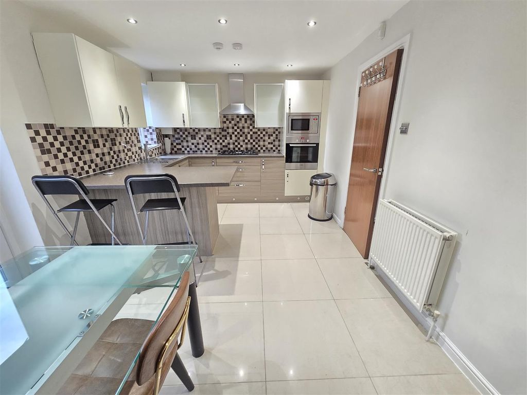 Property photo 3 of 22 1000313642.Jpg