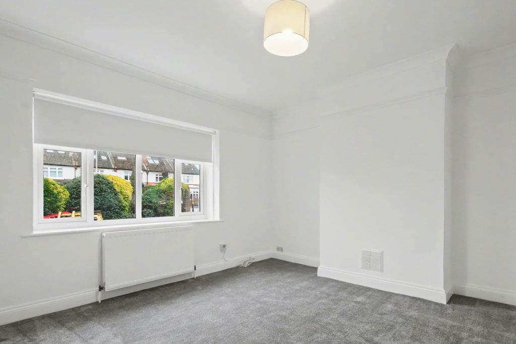 Property photo 2 of 9 2.Lounge.Jpg