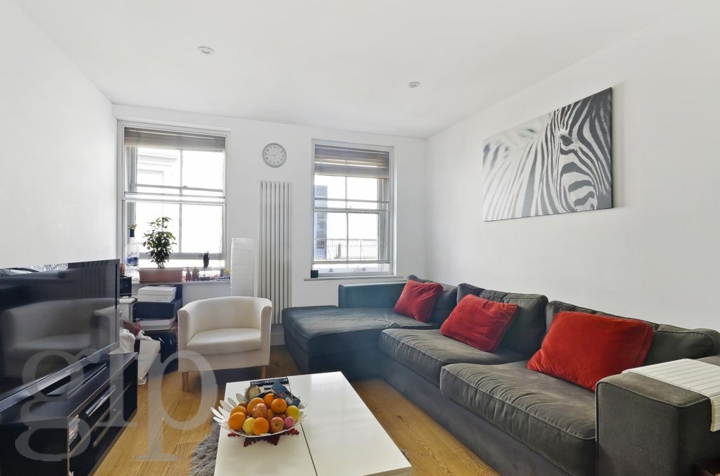 Property photo 1 of 8 963840