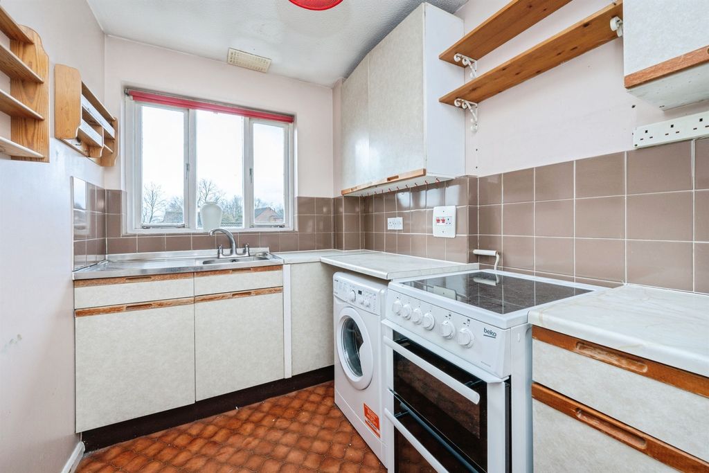 Property photo 3 of 16