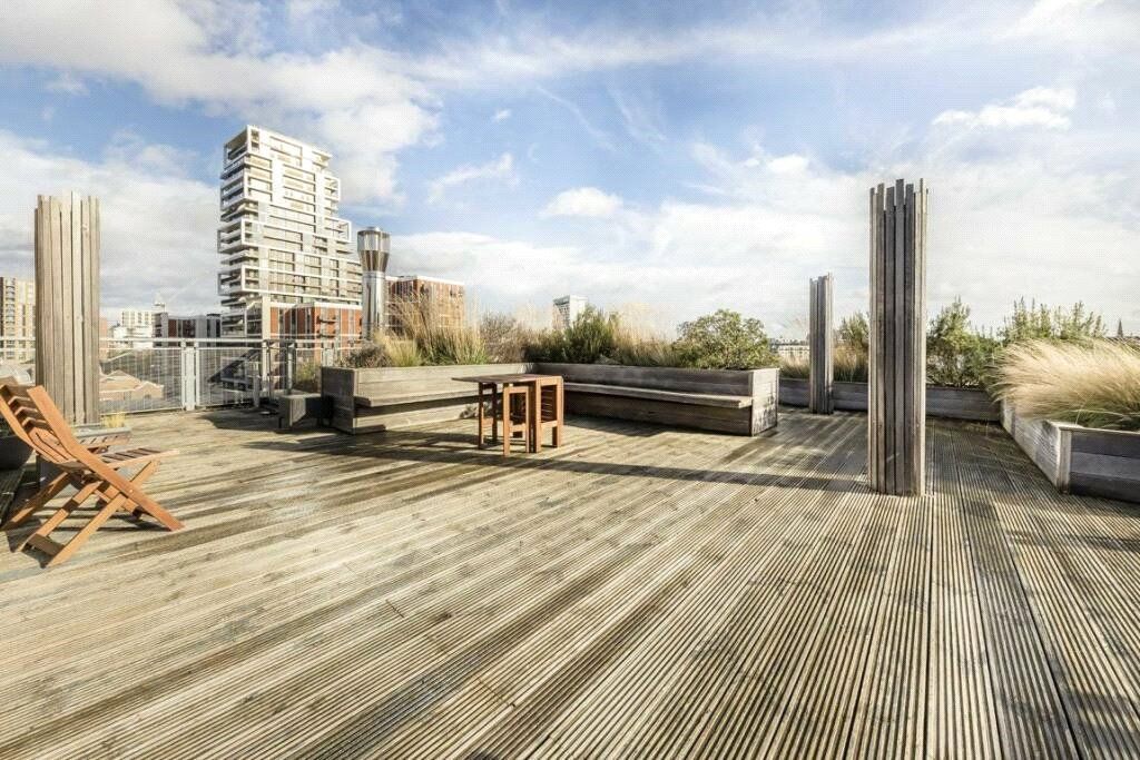 Property photo 3 of 19 Communa Terrace