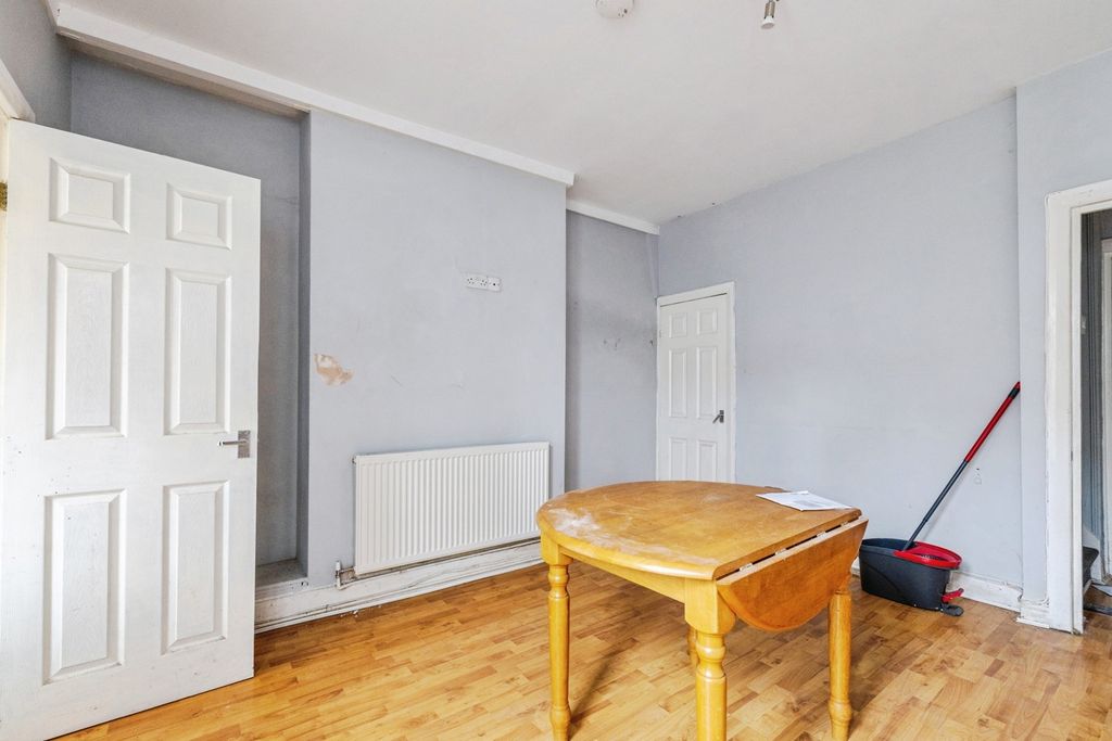 Property photo 3 of 9 Pbox-Img.Jpg