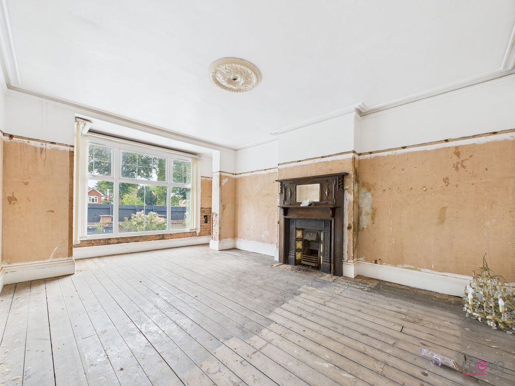 Property photo 3 of 25 Internal