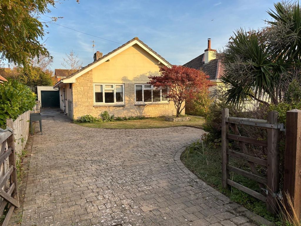 Property photo 1 of 24 20 Brambles Rd