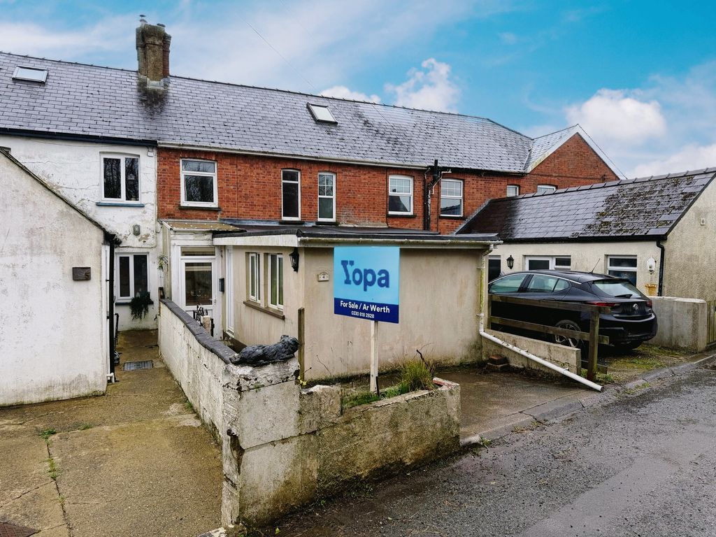 Property photo 2 of 18 Front