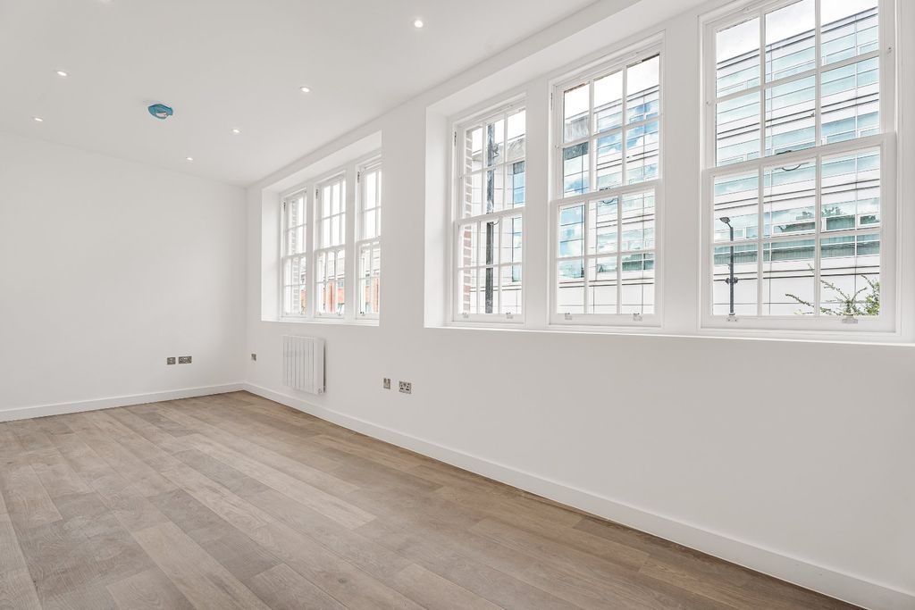 Property photo 1 of 11 Open Plan Living